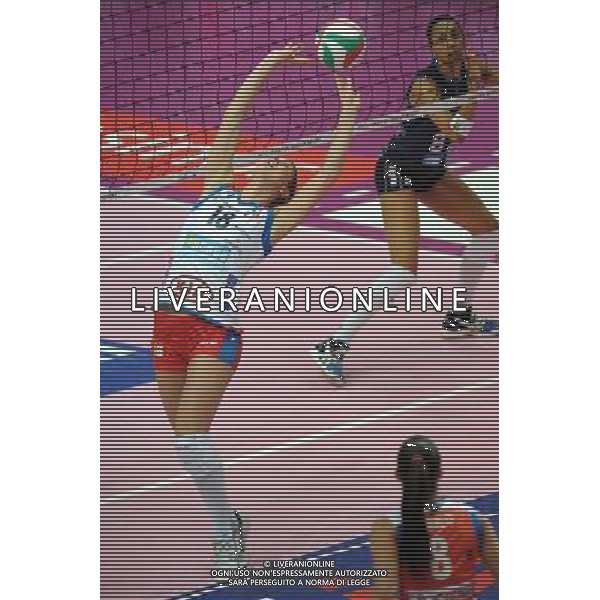 Monza - 16/02/2012 Supercoppa Italiana pallavolo femminile Norda Foppapedretti Bergamo - MC Carnaghi Villa Cortese nella foto: Valentina Serena (Norda Foppapedretti Bergamo) foto Roberto Garavaglia - ag. Aldo Liverani sas