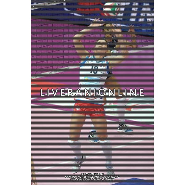 Monza - 16/02/2012 Supercoppa Italiana pallavolo femminile Norda Foppapedretti Bergamo - MC Carnaghi Villa Cortese nella foto: Valentina Serena (Norda Foppapedretti Bergamo) foto Roberto Garavaglia - ag. Aldo Liverani sas