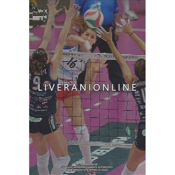 Monza - 16/02/2012 Supercoppa Italiana pallavolo femminile Norda Foppapedretti Bergamo - MC Carnaghi Villa Cortese nella foto: Elitsa Vasileva (Norda Foppapedretti Bergamo) foto Roberto Garavaglia - ag. Aldo Liverani sas