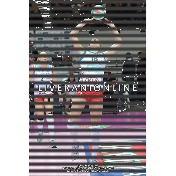 Monza - 16/02/2012 Supercoppa Italiana pallavolo femminile Norda Foppapedretti Bergamo - MC Carnaghi Villa Cortese nella foto: Valentina Serena (Norda Foppapedretti Bergamo) foto Roberto Garavaglia - ag. Aldo Liverani sas