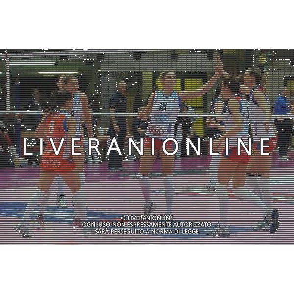 Monza - 16/02/2012 Supercoppa Italiana pallavolo femminile Norda Foppapedretti Bergamo - MC Carnaghi Villa Cortese nella foto: esultanza Norda Foppapedretti Bergamo foto Roberto Garavaglia - ag. Aldo Liverani sas