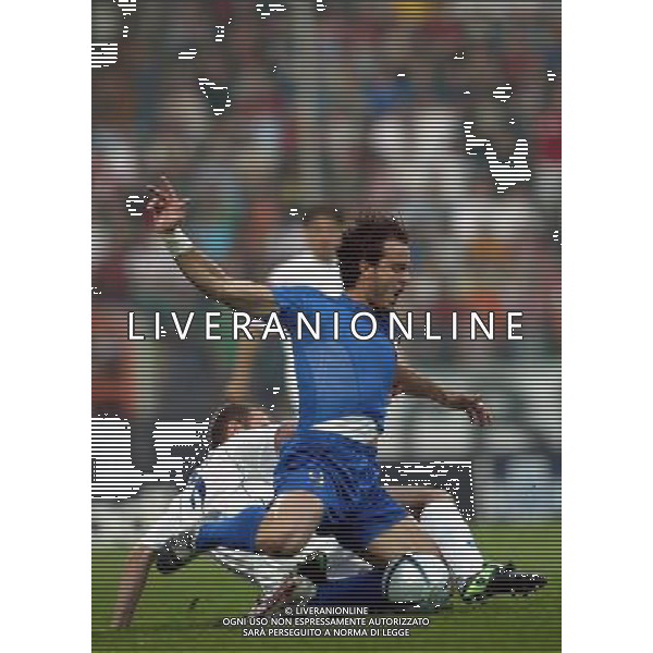 BOCHUM (GERMANIA) 08/06/2004 ITALIA-SERBIA UNDER 21 FINALE CAMPIONATO EUROPEO NELLA FOTO ALBERTO GILARDINO IN CONTRASTO FOTO FILIPPO VENEZIA/AGENZIA ALDO LIVERANI
