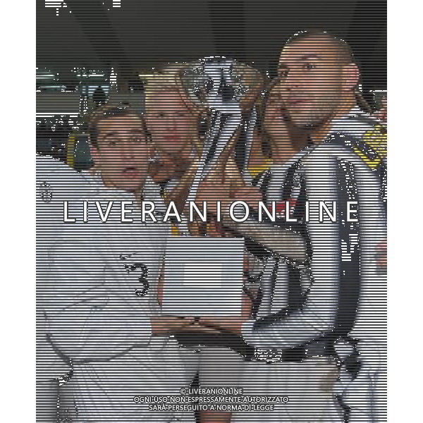 64å¡ Viareggio Cup World Football Tournament Coppa Carnevale 2012 Finale Viareggio (LU) - 20.02.2012 Roma-Juventus Nella Foto:esultanza finale juventus con la coppa - esultanza finale juventus /Ph.Vitez-Ag. Aldo Liverani