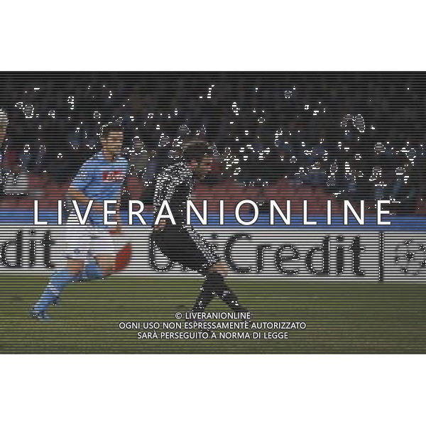 Napoli - 21/02/2012 - Stadio San Paolo - Uefa Champions League 2011/2012 - Ottavi di finale andata - Napoli vs Chelsea - nella foto: il gol di juan mata Œ© Fabrizio Corradetti - Ag. Aldo Liverani sas
