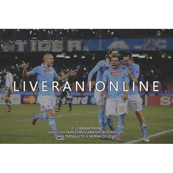 Napoli - 21/02/2012 - Stadio San Paolo - Uefa Champions League 2011/2012 - Ottavi di finale andata - Napoli vs Chelsea - nella foto: l\'esultanza dopo il secondo gol di ezequiel lavezzi del 3 a 1 Œ© Fabrizio Corradetti - Ag. Aldo Liverani sas