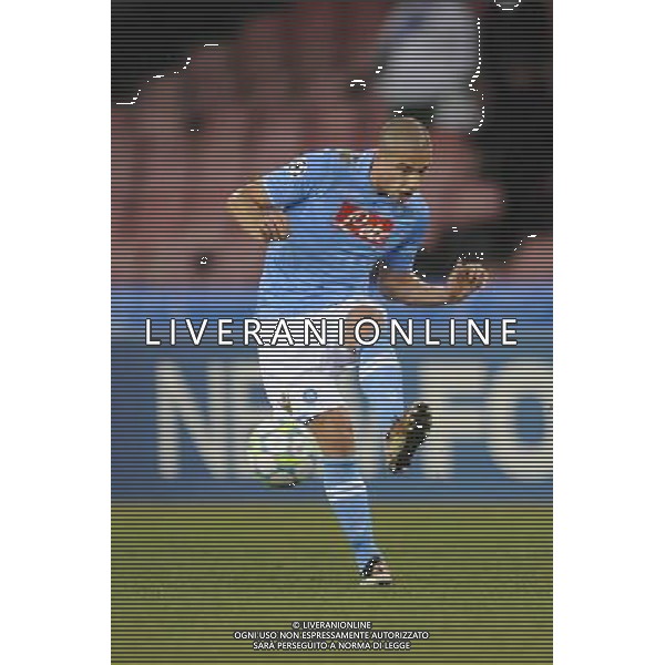 Napoli - 21/02/2012 - Stadio San Paolo - Uefa Champions League 2011/2012 - Ottavi di finale andata - Napoli vs Chelsea - nella foto: Gokhan Inler å© Fabrizio Corradetti - Ag. Aldo Liverani sas