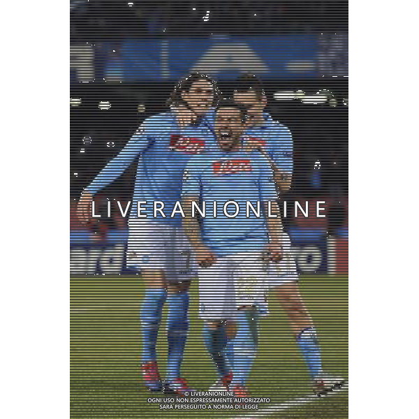 Napoli - 21/02/2012 - Stadio San Paolo - Uefa Champions League 2011/2012 - Ottavi di finale andata - Napoli vs Chelsea - nella foto: lavezzi esulta dopo il gol del 3 a 1 å© Fabrizio Corradetti - Ag. Aldo Liverani sas