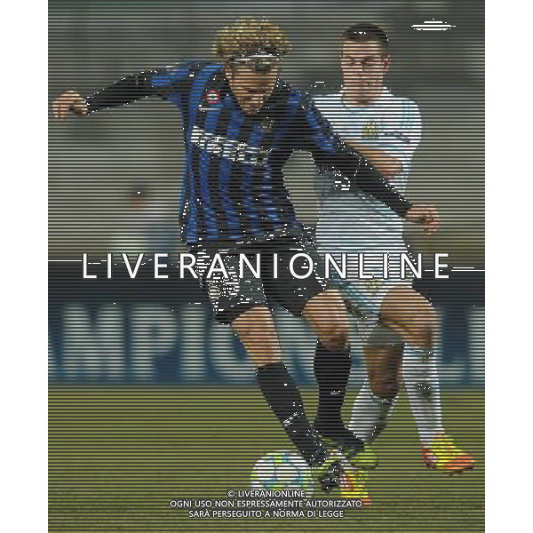 UEFA Champions League 2011/2012 Ottavi di Finale Andata Marsiglia (Francia) - 22.02.2012 Olympique Marsiglia-Inter Nella Foto: diego forlan e azpilicueta /Ph.Vitez-Ag. Aldo Liverani