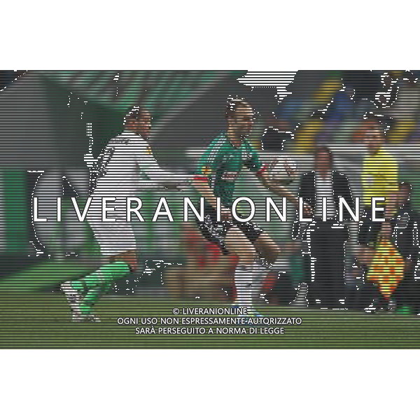 23.02.2012 LIZBONA STADION ESTADIO JOSE ALVALADE, (PORTUGAL, LISBON ESTADIO JOSE ALVALANDE), PILKA NOZNA (FOOTBALL), LIGA EUROPY UEFA - 1/16FINAüU MECZ REWANZOWY (EUROPEAN LEAGUE 1/16 FINAL SECOND GAME) , MECZ SPORTING LIZBONA - LEGIA WARSZAWA (GAME SPORTING LISBON-LEGIA WARSAW) NZ DANJEL LJUBOJA FOTO LUKASZ GROCHALA/CYFRASPORT / NEWSPIX.PL --- Newspix.pl /AG ALDO LIVERANI SAS - ITALY ONLY - *** Local Caption *** .