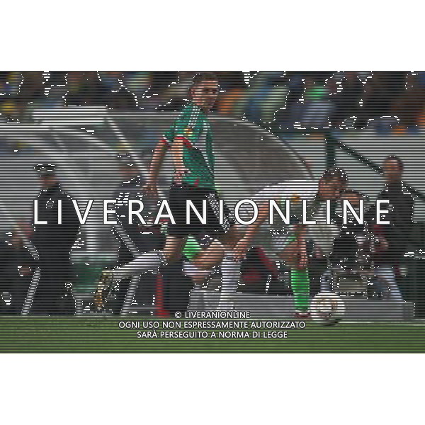 23.02.2012 LIZBONA STADION ESTADIO JOSE ALVALADE, (PORTUGAL, LISBON ESTADIO JOSE ALVALANDE), PILKA NOZNA (FOOTBALL), LIGA EUROPY UEFA - 1/16FINAüU MECZ REWANZOWY (EUROPEAN LEAGUE 1/16 FINAL SECOND GAME) , MECZ SPORTING LIZBONA - LEGIA WARSZAWA (GAME SPORTING LISBON-LEGIA WARSAW) NZ ARTUR JEDRZEJCZYK FOTO LUKASZ GROCHALA/CYFRASPORT / NEWSPIX.PL --- Newspix.pl /AG ALDO LIVERANI SAS - ITALY ONLY - *** Local Caption *** .