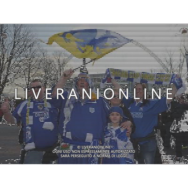 Cardiff City fans enjoying the atmosphere on Wembley way Football - Carling Cup Final - Cardiff City v Liverpool - Sunday 26 February 2012 - Wembley Stadium - London å© CameraSport - 43 Linden Ave. Countesthorpe. Leicester. England. LE8 5PG - Tel: +44 (0) 116 277 4147 - admin@camerasport.com - www.camerasport.com AG ALDO LIVERANI S A S ONLY ITALY