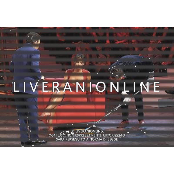 COLOGNO M.se (MI) 25/2/2012 STUDI MEDIASET TRASMISSIONE TELEVISIVA: -CHIAMBRETTI SUNDAY NIGHT SHOW- NELLA FOTO PIERO CHIAMBRETTI E MADALINA GHENEA FOTO ROMANO/AG ALDO LIVERANI 