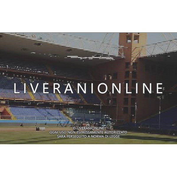 Raduno Nazionale Italiana a Genova Genova - 27.02.2012 Conferenza Stampa e Presentazione Nuova Maglia da Away Puma Nella Foto:Rizollatura del campo di Marassi in vista della partita amichevole Italia USA /Ph.Vitez-Ag. Aldo Liverani