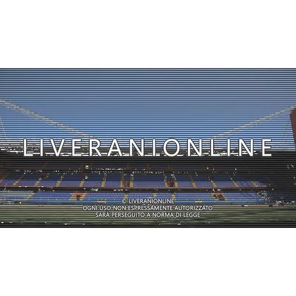 Raduno Nazionale Italiana a Genova Genova - 27.02.2012 Conferenza Stampa e Presentazione Nuova Maglia da Away Puma Nella Foto:Rizollatura del campo di Marassi in vista della partita amichevole Italia USA /Ph.Vitez-Ag. Aldo Liverani