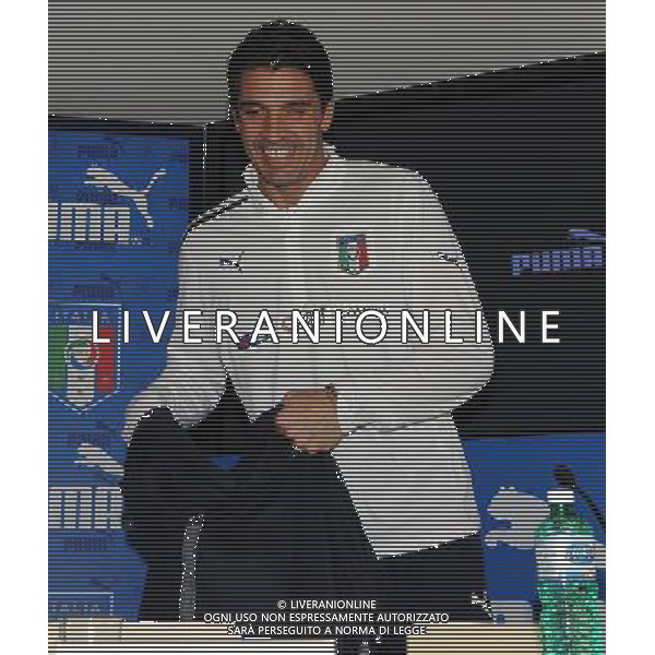 Raduno Nazionale Italiana a Genova Genova - 27.02.2012 Conferenza Stampa e Presentazione Nuova Maglia da Away Puma Nella Foto:Gianluigi Buffon /Ph.Vitez-Ag. Aldo Liverani