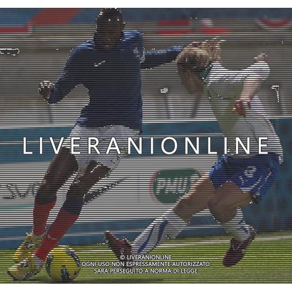 ©PHOTOPQR/NICE MATIN/ ABJ CANNES LE 28/02/2012 MATCH AMICAL INTERNATIONAL A CANNES FRANCE ITALIE ESPOIRS ICI LE CAPITAINE JOSHUAGUILAVOGUI FACE AU 3 CRESCENZI CANNES (Francia): Amichevole Francia U21-Italia U21 ©AG ALDO LIVERANI SAS - ITALY ONLY