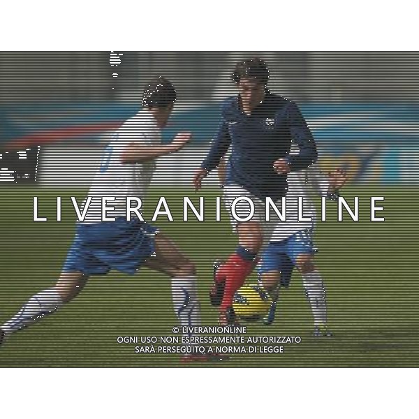 ©PHOTOPQR/NICE MATIN/ ABJ CANNES LE 28/02/2012 MATCH AMICAL INTERNATIONAL A CANNES FRANCE ITALIE ESPOIRS ICI LE FRANCAIS BENJAMIN STAMBOULI FACE AU 6 CALDIROLA CANNES (Francia): Amichevole Francia U21-Italia U21 ©AG ALDO LIVERANI SAS - ITALY ONLY