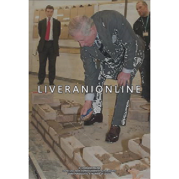 The Prince of Wales visits the bricklaying department at Great Yarmouth College today (Mon) on 26th February 2012. /PHOTOSHOT/ALDO LIVERANI SAS - ITALY ONLY -