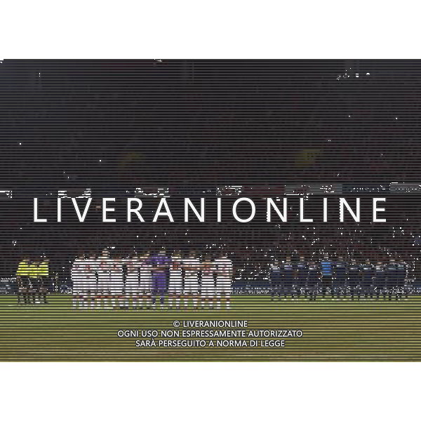 BERNA (CH) - 29/02/2012 - AMICHEVOLE SVIZZERA VS ARGENTINA - NELLA FOTO: LE DUE SQUADRE DURANTE IL MINUTO DI SILENZIO A INIZIO GARA - FOTO FRANCESCA SOLI / AGENZIA LIVERANI