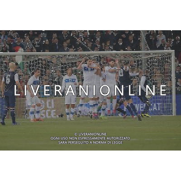 Amichevole Nazionale Genova 29-02-2012 Italia - USA nella foto: una punizione di Dempsey foto Roberto Garavaglia - ag. Aldo Liverani sas