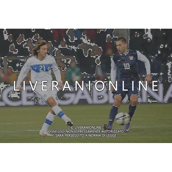 Amichevole Nazionale Genova 29-02-2012 Italia - USA nella foto: Andrea Pirlo (Italia) e sulla DX Clint Dempsey (USA) foto Roberto Garavaglia - ag. Aldo Liverani sas