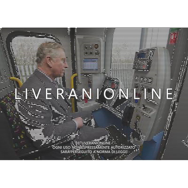 The Prince of Wales visited Bombardier Transportation, he toured the facility and met members of the workforce, and then drove a London Underground tube train built for the Metropolitan line at their factory in Derby. H ©photoshot/AGENZIA ALDO LIVERANI SAS - ITALY ONLY - REALI INGLESI: Il Principe Carlo d\'inghilterra in visita al Bombardier Transportation, ha visitato la struttura e incontrato i membri della forza lavoro, e poi guidato un treno per la metropolitana di Londra costruito presso lo stabilimento di Derby.