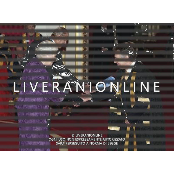 Queen Elizabeth II and The Duke of Edinburgh present a Royal Anniversary Prize for Higher and Further Education to Professor Don Nutbeam and Professor Stephen Turnock (obscured) of the University of Southampton, at Buckingham Palace, central London. The honour recognises and celebrates outstanding work which is making a practical impact for human progress. ©photoshot/AGENZIA ALDO LIVERANI SAS - ITALY ONLY - REALI INGLESI: La regina Elisabetta II d\'inghilterra, durante il ricevimento della consegna dei premi dei Royal Anniversary Prizes a Buckingham Palace, a Londra.