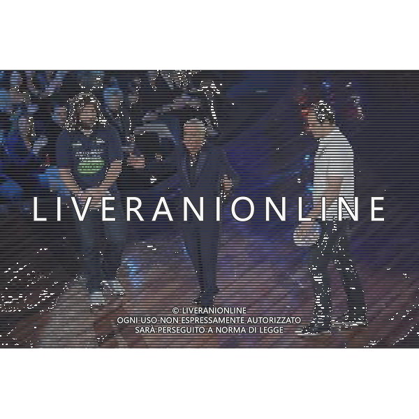Roma - 05/03/2012 - Studio 5 Cinecitta\' - Trasmissione Televisiva - \' PANARIELLO NON ESISTE \' Prima Puntata - nella foto: Giorgio Panariello con i giocatori di rugby Martin Castrogiovanni e Sergio Parisse ©Corradetti - Ag. Aldo Liverani Sas