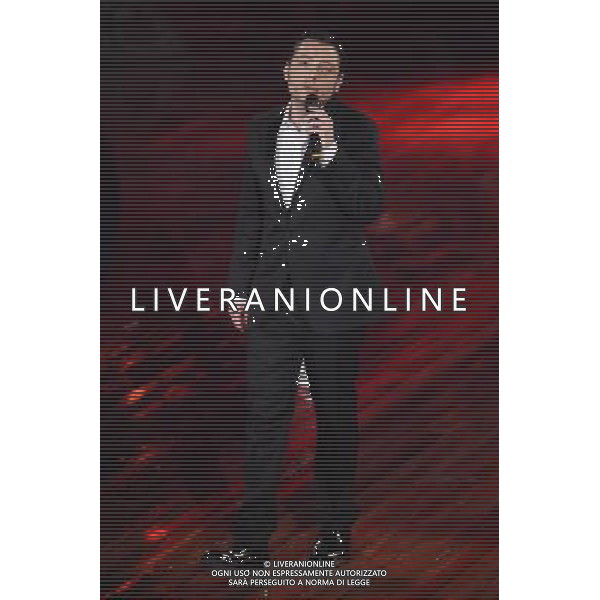 Roma - 05/03/2012 - Studio 5 Cinecitta\' - Trasmissione Televisiva - \' PANARIELLO NON ESISTE \' Prima Puntata - nella foto: Tiziano Ferro ©Corradetti - Ag. Aldo Liverani Sas