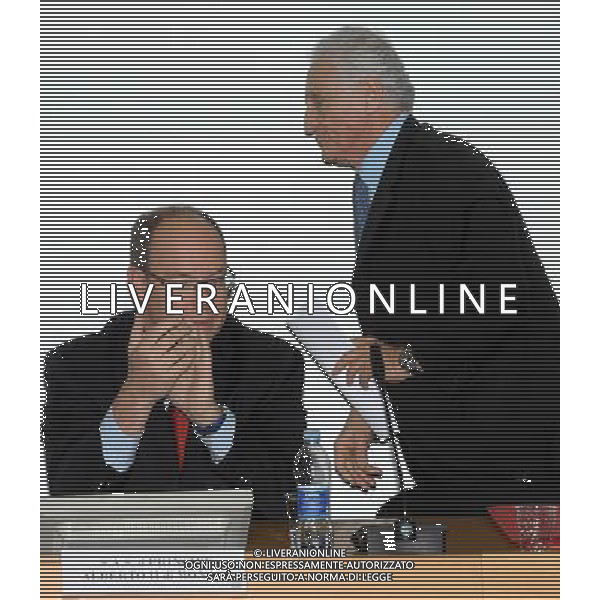 MILANO 6/3/2012 AULA MAGNA UNIVERSITA\' BICOCCA P.zza ATENEO NUOVO, 1 CONVEGNO: -LA PROTEZIONE DEL MARE MEDITERRANEO DALL\' INQUINAMENTO. I RISULTATI CONSEGUITI E LE SFIDE FUTURE- NELLA FOTO ALBERTO II DI MONACO E MARCELLO FONTANESI FOTO ROMANO/AG ALDO LIVERANI