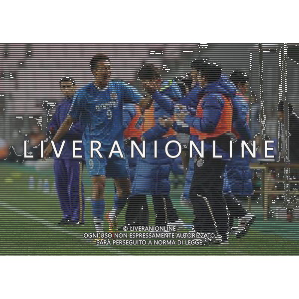 (120306) -- ULSAN, March 6, 2012 () -- Kim Shin-wook (L) of Ulsan Hyundai celebrates with teammates after scoring during the Group F match of the AFC Champions League against Beijing Guoan in Ulsan, South Korea, March 6, 2012. Ulsan Hyundai won 2-1. (/Park Jin hee) AG ALDO LIVERANI S A S ONLY ITALY