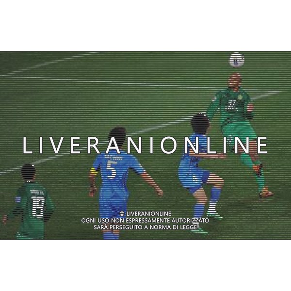 (120306) -- ULSAN, March 6, 2012 () -- Da Costa Reinaldo Elias (1st R) of Beijing Guoan vies for the ball during the Group F match of the AFC Champions League against Ulsan Hyundai in Ulsan, South Korea, March 6, 2012. (/Chen Xiaowei) AG ALDO LIVERANI S A S ONLY ITALY