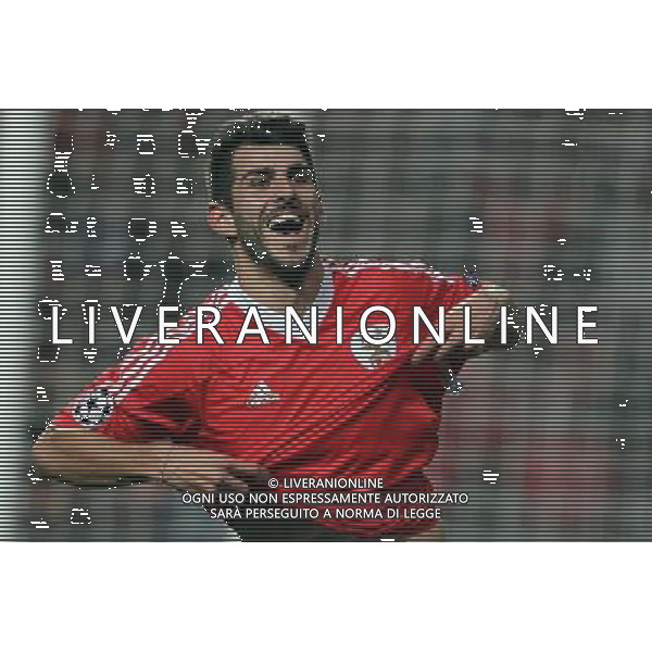 20120306: LISBON, PORTUGAL - Champions League 2011/2012 - 2st leg: SL Benfica vs Zenit FC. In picture: Benfica\'s midfielder Javi Garcia celebrating scoring Benfica second goal. PHOTO: Carlos Rodrigues/CITYFILES pilka nozna liga mistrzow sezon 2011/2012 BENFICA LIZBONA vs ZENIT SANKT PETERSBURG FOT. CITYFILES/NEWSPIX.PL PORTUGAL,BRAZIL,SPAIN,GERMANY,FRANCE,UK OUT !!! --- Newspix.pl /AG ALDO LIVERANI SAS ITALY ONLY *** Local Caption *** .
