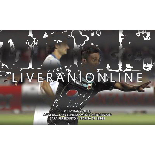 (120308) -- QUITO, March 8, 2012 () -- Fidel of Deportivo Quito of Ecuador celebrates his goal against Velez Sarsfield of Argentina during a Copa Libertadores match at the Olimpico Atahualpa stadium, in Quito, capital of Ecuador, on March 7, 2012. (/Santiago Armas) (sa) (py) ©photoshot/AGENZIA ALDO LIVERANI SAS - ITALY ONLY - Quito dell\'Ecuador - Velez Sarsfield dell\'Argentina durante una partita di Copa Libertadores alla stadio Olimpico Atahualpa, in Quito, capitale dell\'Ecuador, il 7 marzo 2012. 