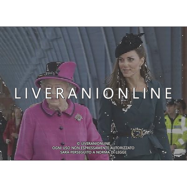 Queen Elizabeth II and The Duchess of Cambridge arrive at Kings Cross St Pancras Station, London, before boarding a train to visit the city of Leicester on the first date of her Diamond Jubilee tour of the UK. ©photoshot/AGENZIA ALDO LIVERANI SAS - ITALY ONLY - REALI INGLESI: La Regina Elisabetta II d\'inghilterra accompagnata dal Duca di Edimburgo e da Kate Middleton Duchessa di Cambridge in visita a Leicester, 8 marzo 2012.
