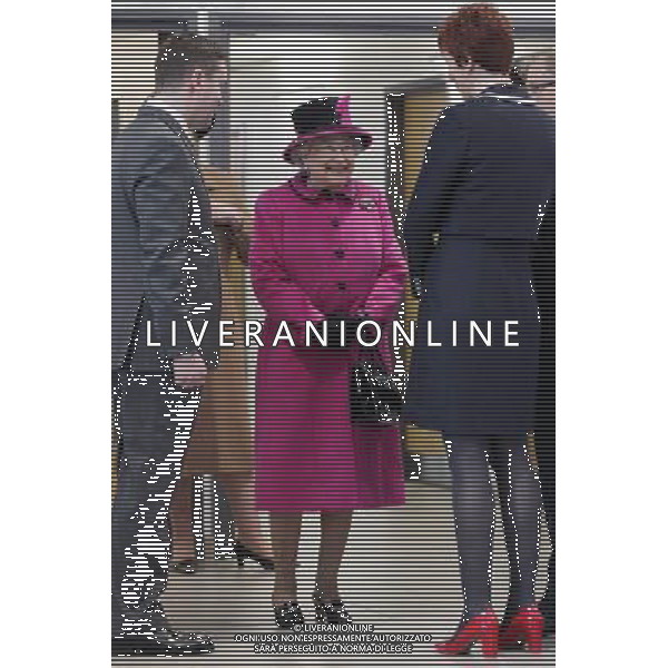 LEICESTER, ENGLAND - MARCH 08: Queen Elizabeth II visits De Montfort University on March 8, 2012 in Leicester, England. The royal visit to Leicester marks the first date of Queen Elizabeth II\'s Diamond Jubilee tour of the UK between March 8 and July 25, 2012. ©photoshot/AGENZIA ALDO LIVERANI SAS - ITALY ONLY - REALI INGLESI: La Regina Elisabetta II d\'inghilterra accompagnata dal Duca di Edimburgo e da Kate Middleton Duchessa di Cambridge in visita a Leicester, 8 marzo 2012.