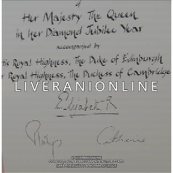  The Queen, accompanied by The Duke of Edinburgh and The Duchess of Cambridge, visiting Leicester Cathedral. The Royal signatures in the guest book ©photoshot/AGENZIA ALDO LIVERANI SAS - ITALY ONLY - REALI INGLESI: La Regina Elisabetta II d\'inghilterra accompagnata dal Duca di Edimburgo e da Kate Middleton Duchessa di Cambridge in visita a Leicester, 8 marzo 2012.