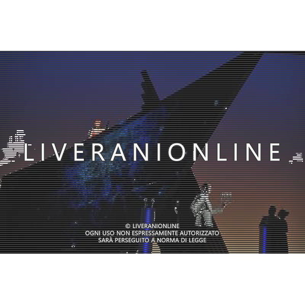 The UK premiere of a new opera Miss Fortune by leading British opera composer Judith Weir transposes the Sicilian folktale Misfortune to today as the daughter of a rich family turns her back on wealth to make her own way in the world. Royal Opera House, Covent Garden, London. : Emma Bell has Tina (Miss Fortune) ©PHOTOSHOT/Agenzia Aldo Liverani Sas - ITALY ONLY - EDITORIAL USE ONLY ©photoshot/Agenzia Aldo Liverani Sas - ITALY ONLY - La prima nel Regno Unito di una nuova opera teatrale di Miss Fortune del compositore d\'opera britannica Judith Weir al Royal Opera House, Covent Garden, Londra