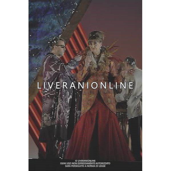 The UK premiere of a new opera Miss Fortune by leading British opera composer Judith Weir transposes the Sicilian folktale Misfortune to today as the daughter of a rich family turns her back on wealth to make her own way in the world. Royal Opera House, Covent Garden, London. : Andrew Watts has Fate and Kathryn Harries has Lady Fortune ©PHOTOSHOT/Agenzia Aldo Liverani Sas - ITALY ONLY - EDITORIAL USE ONLY ©photoshot/Agenzia Aldo Liverani Sas - ITALY ONLY - La prima nel Regno Unito di una nuova opera teatrale di Miss Fortune del compositore d\'opera britannica Judith Weir al Royal Opera House, Covent Garden, Londra