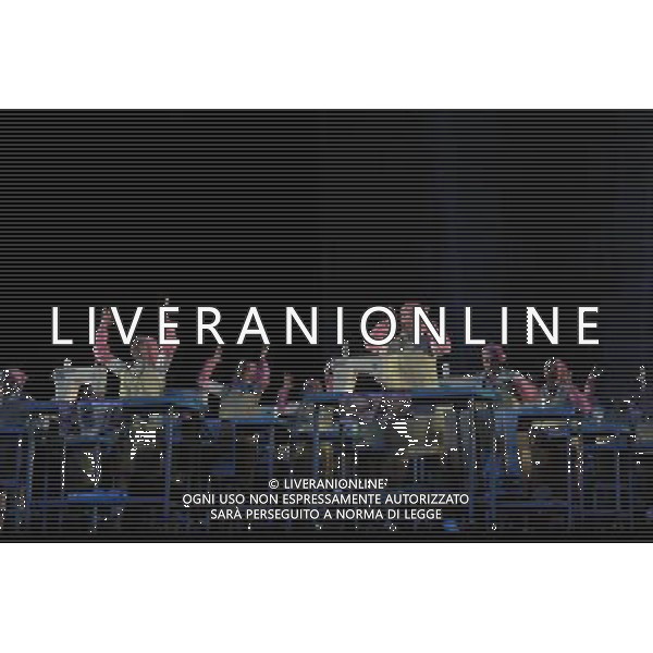 The UK premiere of a new opera Miss Fortune by leading British opera composer Judith Weir transposes the Sicilian folktale Misfortune to today as the daughter of a rich family turns her back on wealth to make her own way in the world. Royal Opera House, Covent Garden, London. :Cast members of the opera Miss Fortune ©PHOTOSHOT/Agenzia Aldo Liverani Sas - ITALY ONLY - EDITORIAL USE ONLY ©photoshot/Agenzia Aldo Liverani Sas - ITALY ONLY - La prima nel Regno Unito di una nuova opera teatrale di Miss Fortune del compositore d\'opera britannica Judith Weir al Royal Opera House, Covent Garden, Londra