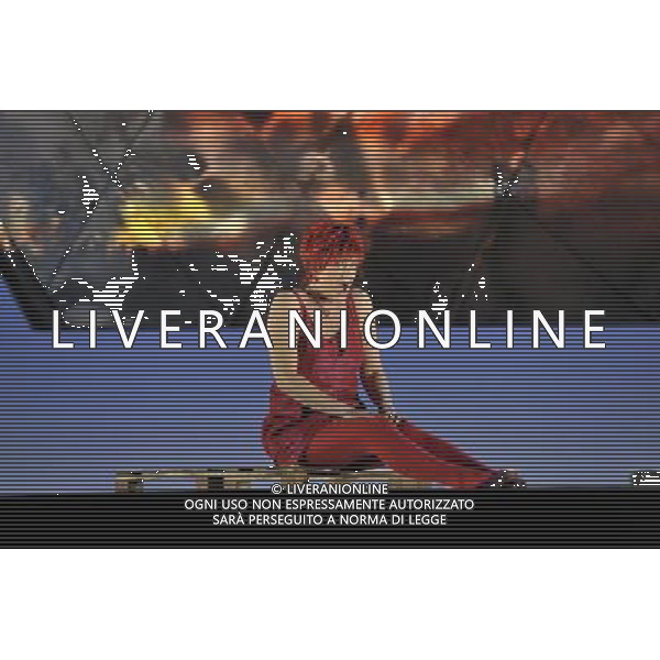 The UK premiere of a new opera Miss Fortune by leading British opera composer Judith Weir transposes the Sicilian folktale Misfortune to today as the daughter of a rich family turns her back on wealth to make her own way in the world. Royal Opera House, Covent Garden, London. : Emma Bell has Tina (Miss Fortune) ©PHOTOSHOT/Agenzia Aldo Liverani Sas - ITALY ONLY - EDITORIAL USE ONLY ©photoshot/Agenzia Aldo Liverani Sas - ITALY ONLY - La prima nel Regno Unito di una nuova opera teatrale di Miss Fortune del compositore d\'opera britannica Judith Weir al Royal Opera House, Covent Garden, Londra