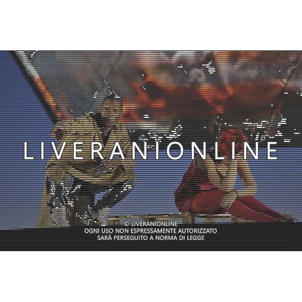 The UK premiere of a new opera Miss Fortune by leading British opera composer Judith Weir transposes the Sicilian folktale Misfortune to today as the daughter of a rich family turns her back on wealth to make her own way in the world. Royal Opera House, Covent Garden, London. : Noah Stewart has Hassan and Emma Bell has Tina (Miss Fortune) ©PHOTOSHOT/Agenzia Aldo Liverani Sas - ITALY ONLY - EDITORIAL USE ONLY ©photoshot/Agenzia Aldo Liverani Sas - ITALY ONLY - La prima nel Regno Unito di una nuova opera teatrale di Miss Fortune del compositore d\'opera britannica Judith Weir al Royal Opera House, Covent Garden, Londra