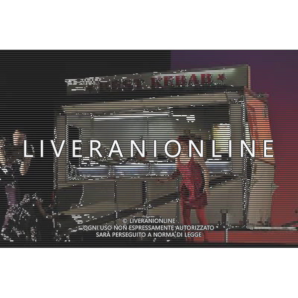 The UK premiere of a new opera Miss Fortune by leading British opera composer Judith Weir transposes the Sicilian folktale Misfortune to today as the daughter of a rich family turns her back on wealth to make her own way in the world. Royal Opera House, Covent Garden, London. : Emma Bell has Tina (Miss Fortune) ©PHOTOSHOT/Agenzia Aldo Liverani Sas - ITALY ONLY - EDITORIAL USE ONLY ©photoshot/Agenzia Aldo Liverani Sas - ITALY ONLY - La prima nel Regno Unito di una nuova opera teatrale di Miss Fortune del compositore d\'opera britannica Judith Weir al Royal Opera House, Covent Garden, Londra