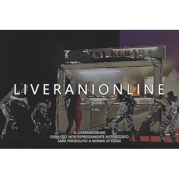 The UK premiere of a new opera Miss Fortune by leading British opera composer Judith Weir transposes the Sicilian folktale Misfortune to today as the daughter of a rich family turns her back on wealth to make her own way in the world. Royal Opera House, Covent Garden, London. : Emma Bell has Tina (Miss Fortune) ©PHOTOSHOT/Agenzia Aldo Liverani Sas - ITALY ONLY - EDITORIAL USE ONLY ©photoshot/Agenzia Aldo Liverani Sas - ITALY ONLY - La prima nel Regno Unito di una nuova opera teatrale di Miss Fortune del compositore d\'opera britannica Judith Weir al Royal Opera House, Covent Garden, Londra