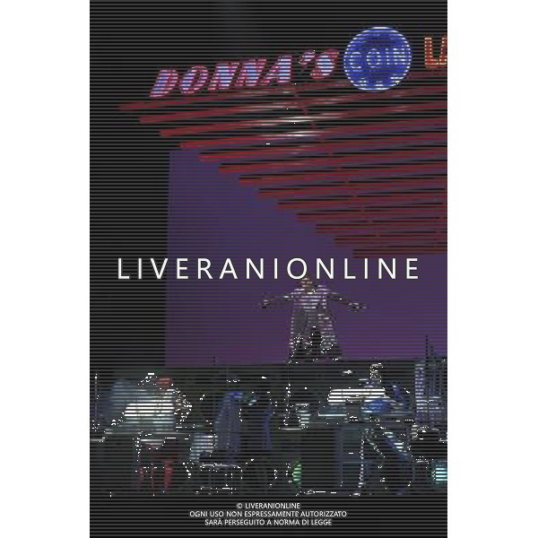 The UK premiere of a new opera Miss Fortune by leading British opera composer Judith Weir transposes the Sicilian folktale Misfortune to today as the daughter of a rich family turns her back on wealth to make her own way in the world. Royal Opera House, Covent Garden, London. : Andrew Watts has Fate with Emma Bell has Tina (Miss Fortune) and Anne-Marie Owens has Donna ©PHOTOSHOT/Agenzia Aldo Liverani Sas - ITALY ONLY - EDITORIAL USE ONLY ©photoshot/Agenzia Aldo Liverani Sas - ITALY ONLY - La prima nel Regno Unito di una nuova opera teatrale di Miss Fortune del compositore d\'opera britannica Judith Weir al Royal Opera House, Covent Garden, Londra
