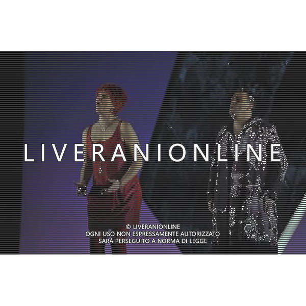 The UK premiere of a new opera Miss Fortune by leading British opera composer Judith Weir transposes the Sicilian folktale Misfortune to today as the daughter of a rich family turns her back on wealth to make her own way in the world. Royal Opera House, Covent Garden, London. : Emma Bell has Tina (Miss Fortune) and Andrew Watts has Fate ©PHOTOSHOT/Agenzia Aldo Liverani Sas - ITALY ONLY - EDITORIAL USE ONLY ©photoshot/Agenzia Aldo Liverani Sas - ITALY ONLY - La prima nel Regno Unito di una nuova opera teatrale di Miss Fortune del compositore d\'opera britannica Judith Weir al Royal Opera House, Covent Garden, Londra