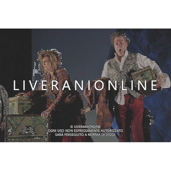 The UK premiere of a new opera Miss Fortune by leading British opera composer Judith Weir transposes the Sicilian folktale Misfortune to today as the daughter of a rich family turns her back on wealth to make her own way in the world. Royal Opera House, Covent Garden, London. : Kathryn Harries has Lady Fortune with Alan Ewing has Lord Fortune ©PHOTOSHOT/Agenzia Aldo Liverani Sas - ITALY ONLY - EDITORIAL USE ONLY ©photoshot/Agenzia Aldo Liverani Sas - ITALY ONLY - La prima nel Regno Unito di una nuova opera teatrale di Miss Fortune del compositore d\'opera britannica Judith Weir al Royal Opera House, Covent Garden, Londra