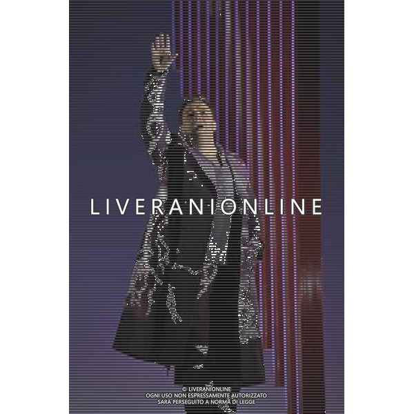 The UK premiere of a new opera Miss Fortune by leading British opera composer Judith Weir transposes the Sicilian folktale Misfortune to today as the daughter of a rich family turns her back on wealth to make her own way in the world. Royal Opera House, Covent Garden, London. : Andrew Watts has Fate ©PHOTOSHOT/Agenzia Aldo Liverani Sas - ITALY ONLY - EDITORIAL USE ONLY ©photoshot/Agenzia Aldo Liverani Sas - ITALY ONLY - La prima nel Regno Unito di una nuova opera teatrale di Miss Fortune del compositore d\'opera britannica Judith Weir al Royal Opera House, Covent Garden, Londra