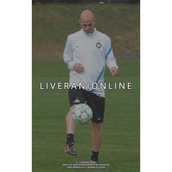APPIANO GENTILE (CO) 12/3/2012 CHAMPIONS LEAGUE ALLENAMENTO FC INTERNAZIONALE NELLA FOTO ESTEBAN CAMBIASSO FOTO ROMANO/AG ALDO LIVERANI