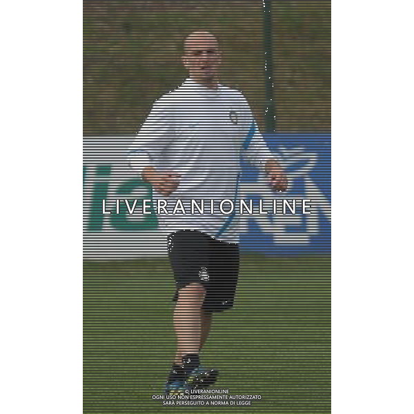 APPIANO GENTILE (CO) 12/3/2012 CHAMPIONS LEAGUE ALLENAMENTO FC INTERNAZIONALE NELLA FOTO ESTEBAN CAMBIASSO FOTO ROMANO/AG ALDO LIVERANI